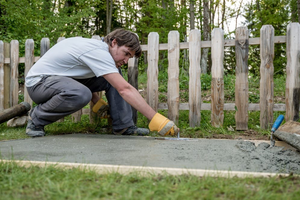 Turnarea unei plăci de beton în curte - ce trebuie să știi? 1 turnarea unei placi de beton ce trebuie sa stii