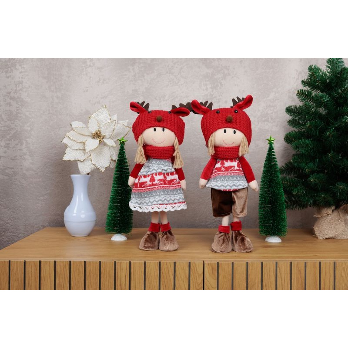Figurină de Crăciun MagicHome băiat 42 cm — imagine ilustrativă